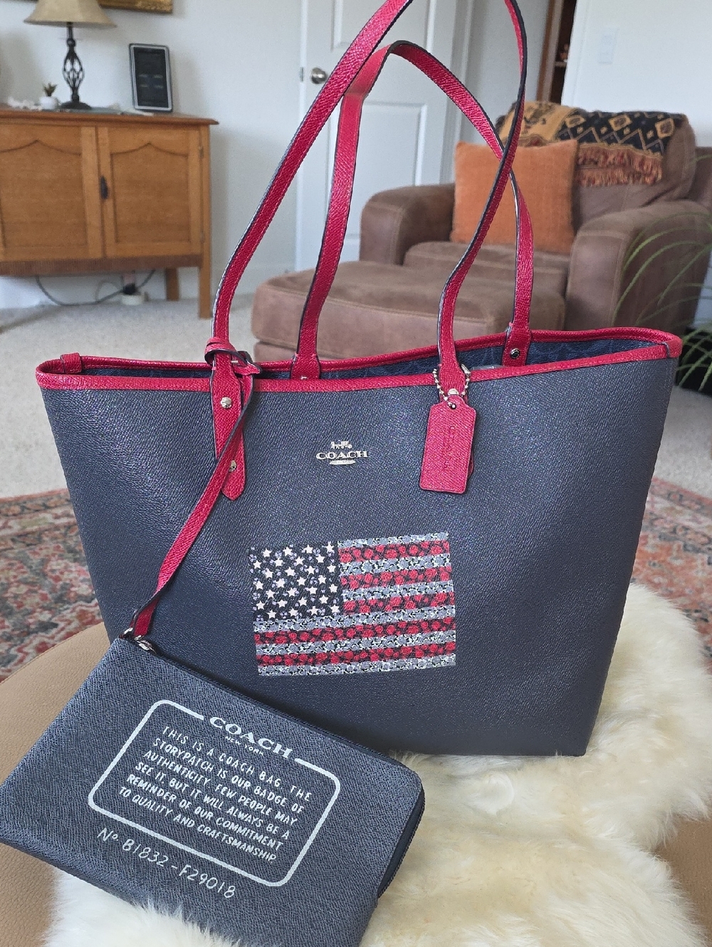 Gorgeous Coach Reversible City Tote With Flag Motif ❤️🇺🇲🖤🧨